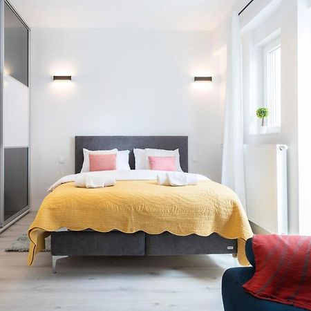 Design Triplex In The City Center With A Balcony Zagreb Exterior foto