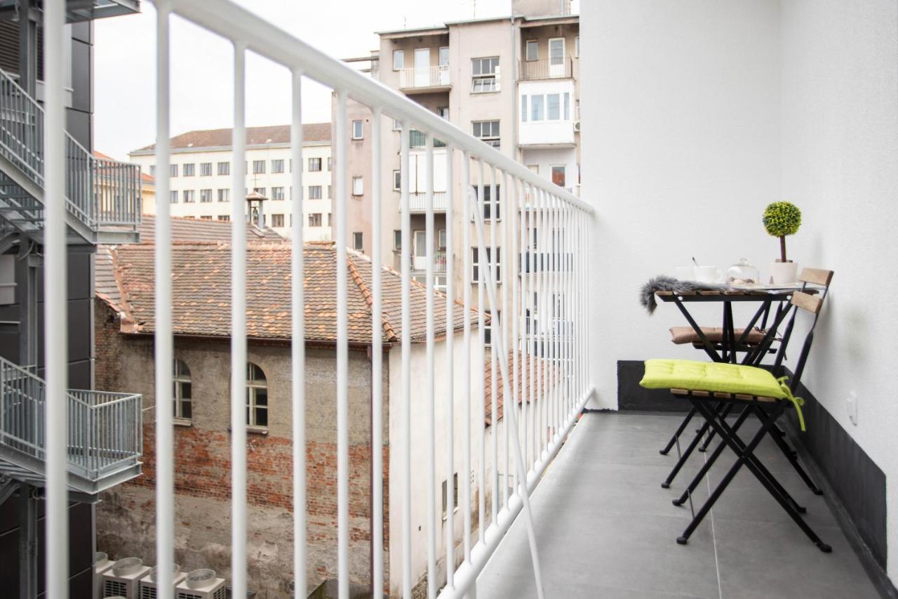 Design Triplex In The City Center With A Balcony Zagreb Exterior foto